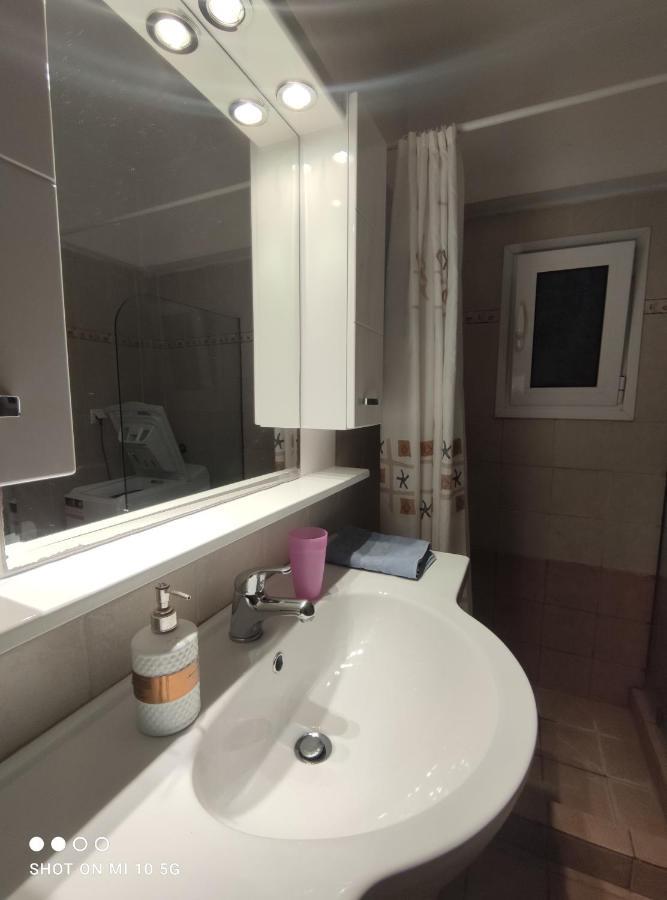 Cozy Apartment Near The Sea In Palaio Faliro Атина Екстериор снимка